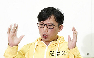 東奧選手坐經濟艙官員坐商務艙?黃國昌斥:蘇貞昌承諾是空話