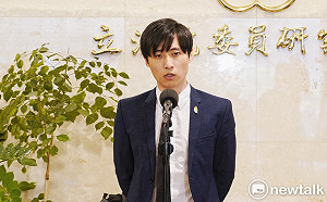 曾玟學退時力  曾媽近千字留言狂砲黃國昌「母湯」