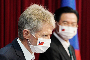 率團訪台挨轟「像個男孩般挑釁中國」韋德齊戳破捷克總統3大謊言