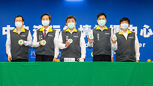 武漢肺炎》台灣連續5天0確診！小英送上「50」馬克杯慶祝