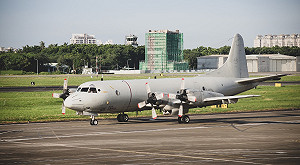 P-3C反潛機訓練驚傳無火藥「小牛飛彈」 脫落海面 空軍：人機均安