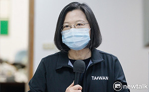 柯文哲臉書遭洗版？蔡英文：出不出門跨年都是好方式