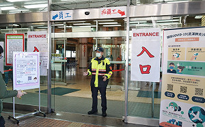 口罩鬆綁「病危者探病卻僅能半小時」！醫嘆：少些遺憾不行嗎？