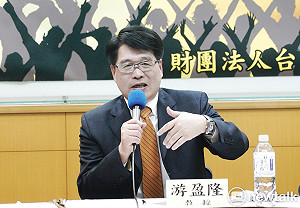 吳怡農被打趴在地?游盈隆:躺平成為執政黨末日現象