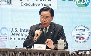 外交部：台巴外長通電話 正居間協助巴國洽購及取得疫苗