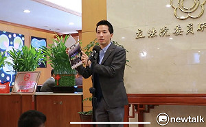 嚴防變異株「Omicron」 何志偉宣布:暫停受理春節回台陳情