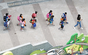 快訊》機組員家長確診！北市2國小緊急停課  陳時中：暫列境外