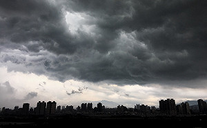 快訊》大雷雨來了！6縣市發布大雨特報 氣象局：午後對流旺盛