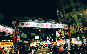 名稱非自治會而未納施打名單 ? 新北市場處：攤商型態轉變  不在範圍內