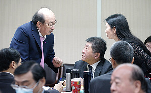 林濁水批蔡政府疫苗政策｢荒腔走板一錯再錯｣點名陳時中和他有矛盾