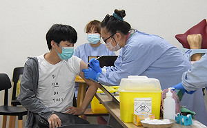 「唯一青少年可打新冠疫苗」疾管署:12到18歲民眾將列BNT接種對象