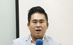 愛國同心會周慶峻染新冠病逝 王炳忠罵台灣「賤骨頭」、靠日施捨