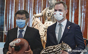 捷克贈疫苗 民眾黨特別感謝賀瑞普:與柯文哲互動熱絡