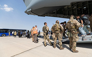 機場恐攻加速外國軍隊撤離阿富汗 德、澳完成撤軍 英國也快了