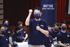 深藍拱出馬取代蔣萬安 趙少康尷尬：痾．．．恩！