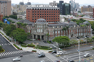 受邀宴、贈襯衫卻未迴避審翁茂鍾案 法官鄭小康遭彈劾