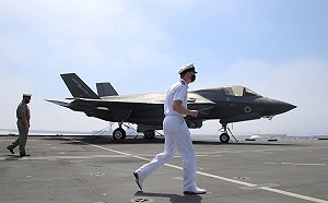 日軍甲板借美戰機F-35B測垂直起降 出雲號啟動航母化工程 志在抗中