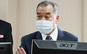 謝志偉國旗吐血說 邱國正：國軍維護中華民國國旗是本務