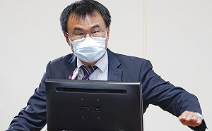 陳吉仲稱飼料加萊克多巴胺好比吃保健食品 藍營:你要不要拌飯吃?
