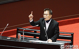 再轟指揮中心傲慢 賴士葆:不謙卑面對就要繼續被病毒追著打
