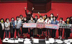 拖了6年 立法院今三讀「跟騷法」 8類行為最重關5年
