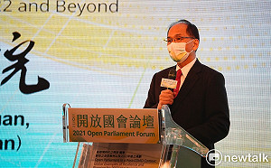 游錫堃:全球完全民主國家人口已低於1/5 民主版圖萎縮中
