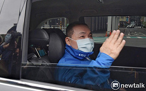 藍營公投潰敗 侯友宜臉書遭灌「滾出國民黨」