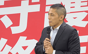 吳怡農忘詞、頻舔嘴唇 游淑慧狠酸：腦容量不夠？