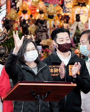 蔡英文：林昶佐服務很多 連總統都是他服務對象