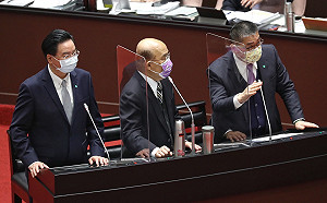 在台烏克蘭人 徐國勇允諾：申請延長簽證無次數限制