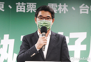 劉建國轟張麗善：工程橋頭要落名、疫苗也是家族優先打