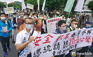 勞工上凱道》打三劑疫苗才能參與！700人喊「要加薪、要職安」