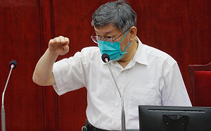 議員罵共機擾台仍突襲辦雙城論壇 柯嗆：為什麼不把它打下來？