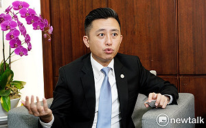 王鴻薇控親信伸黑手進校園 林智堅競辦反控藍每天開記者會施壓