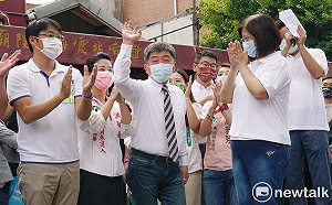 部長交接喊「惠賜一票」 陳時中：要選的人不用矯情