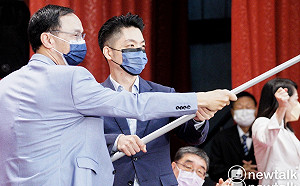 藍候選人接連爆抄襲 朱立倫：為林智堅脫罪潑所有人髒水