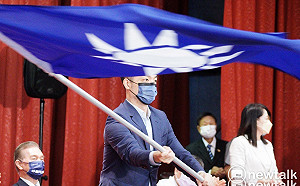 陳時中當孫抱枕遭酸「洗人設」 蔣萬安送暖：做阿公是開心的事情