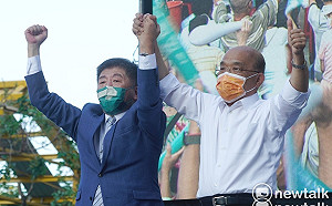 找回陳時中「鋼鐵指揮官」形象 蘇、賴重提阿中落淚、盼民眾感謝