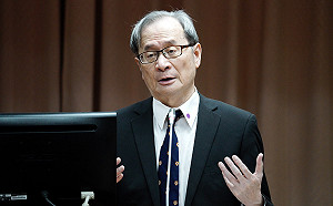 原能會主委謝曉星遭爆性騷｢皇帝選妃｣3年換9秘書 職員：上班如地獄