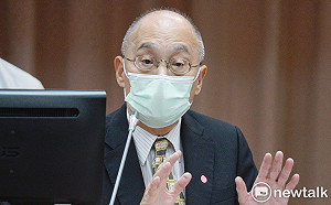 藍委踢爆才承認打破國寶 國民黨團：吳密察已不適任故宮院長