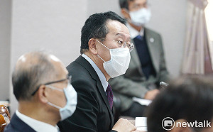 被陳時中咬矽谷經驗服務中資 蔣辦反揭:顧立雄事務所在中國賺錢