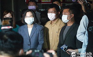 蔡英文現身投票所！喊話：這是實踐民主的重要時刻