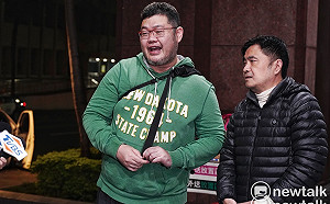 四叉貓現身地檢署：笑死｢他字案而已 轉偵字案再說｣的那些人跑哪去