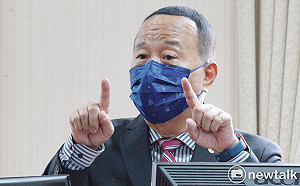 最新一期廉政專刊發布 國防副部長柏鴻輝夫妻竟無任何存款