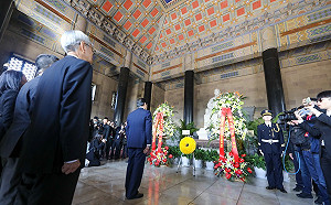 馬英九祭中山陵 林濁水嘆：中華民國只存在於國民黨黨國先人的墳前 