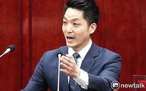 劉耀仁嗆「當選靠阿公」、市政吊車尾  蔣萬安動怒：質疑選民選出的市長？ 