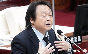 蔣萬安議場祝福當選立委 王世堅靦腆道謝：若我沒被打死的話