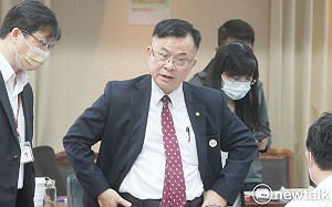 陳耀祥現身立法院 在野立委齊開轟下台 