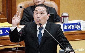 侯友宜拋「杯水」說 基進批： 中華民國的「杯具」不適合裝台灣自由之水