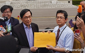 陳水扁府前喊話蔡英文：年輕犯錯 就要剝奪終身參政權，這樣對嗎？ 